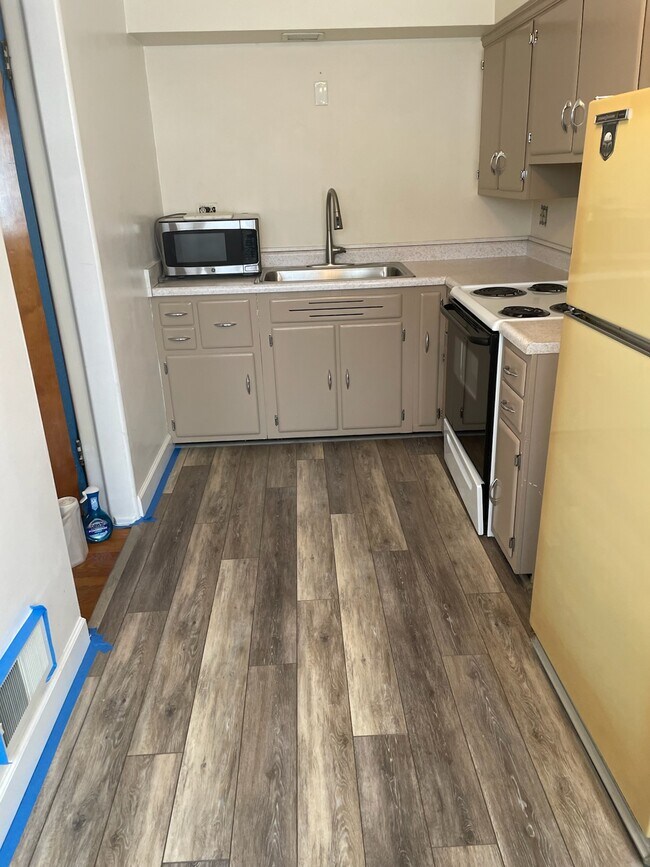 Photo - 816 Brady Ave Unit 818 Brady Ave