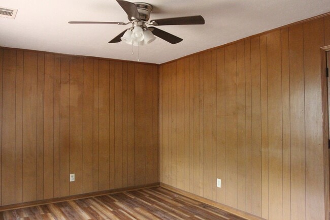 Photo - 2004 Coves Ct