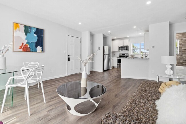 Photo - 4 Robinwood Ave Unit 8