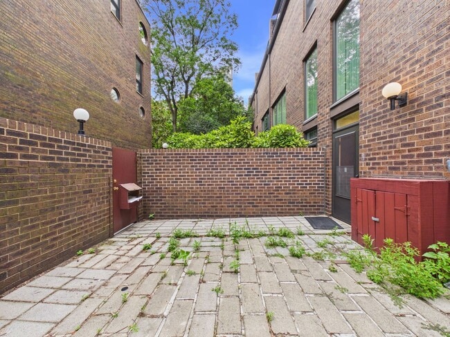 #1 St James Court