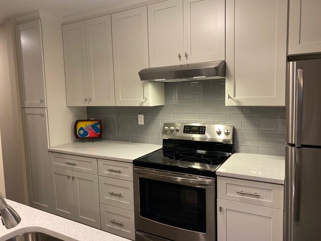 Building Photo - 365 Mather St Unit 64