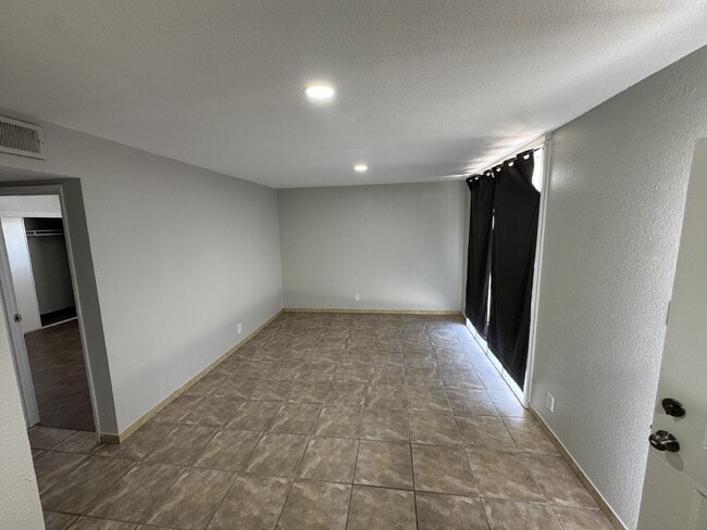 Photo - Ideal 2nd floor unit refreshed and ready to lease! Unit 4