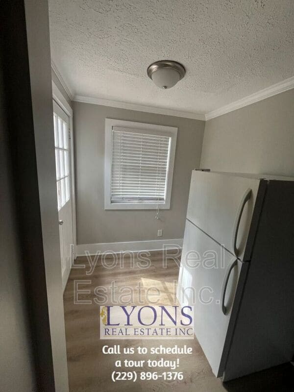 Photo - 205 E College St Unit C