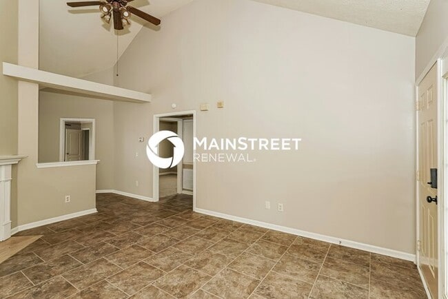 Photo - 3 Bedroom Pet-Friendly Home in Nashville, TN with Main Street Renewal