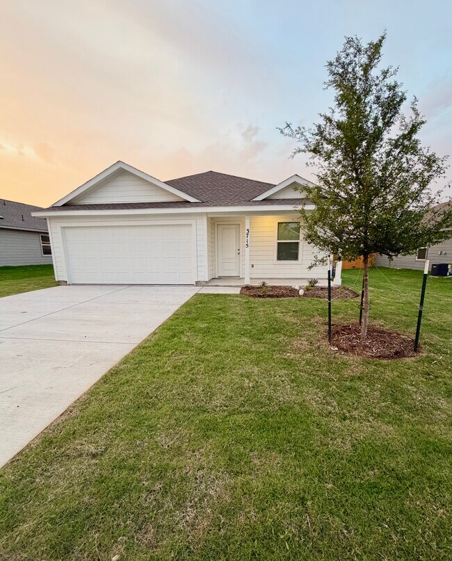 Photo - 3715 Longleaf Dr