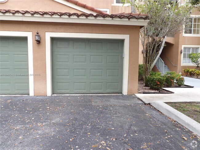 Building Photo - 4828 N State Rd 7 Unit 8202 Rental