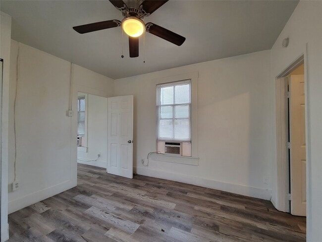 Photo - 3913 Winnie St
