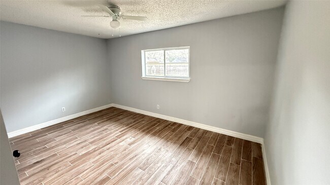 Photo - 4202 Junker St