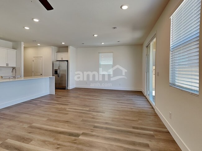 Photo - 11183 Magallanes Street