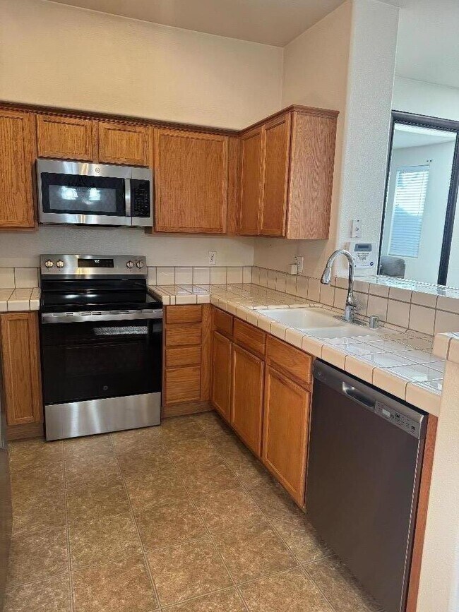 Photo - 624 Gardenia Pl