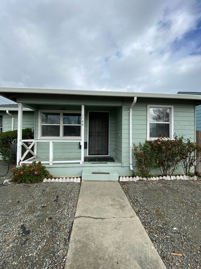 Photo - Rent Reduction!! 1bed/1bath Duplex within walking distance of Downtown Fairfield