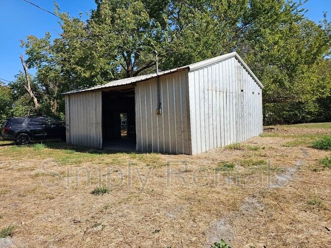 Photo - 1107 Esma St