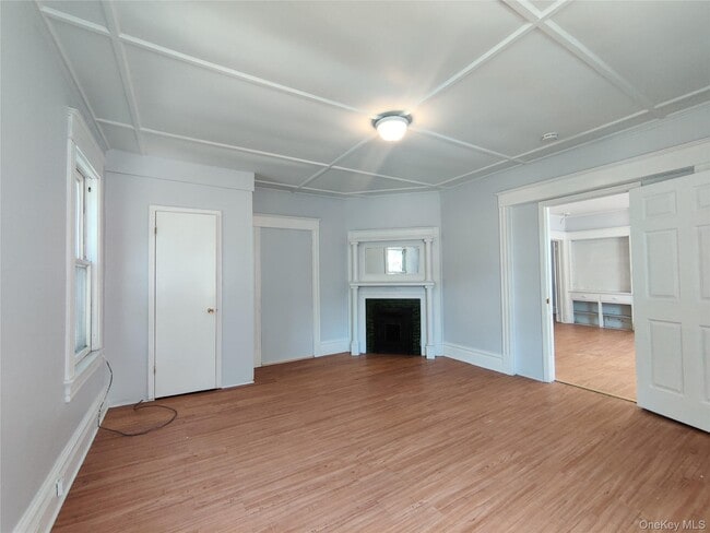Building Photo - 85 N Hamilton St Unit 2