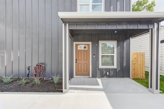 Photo - 3433 Lydia St