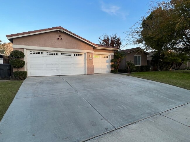 5306 Challenger Ave