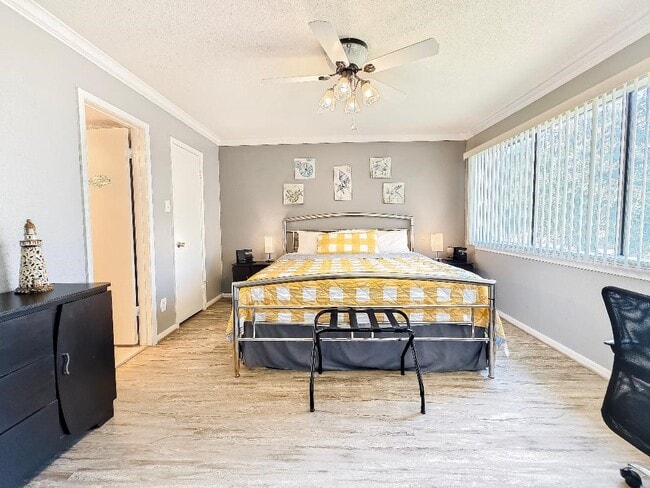 Building Photo - 12100 Melville Dr Unit 628