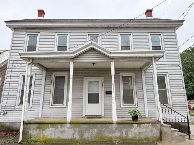 Building Photo - 2 Bedroom Home in the Heart of Milford!