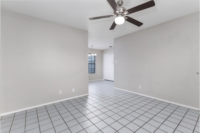 927 W Formosa Blvd