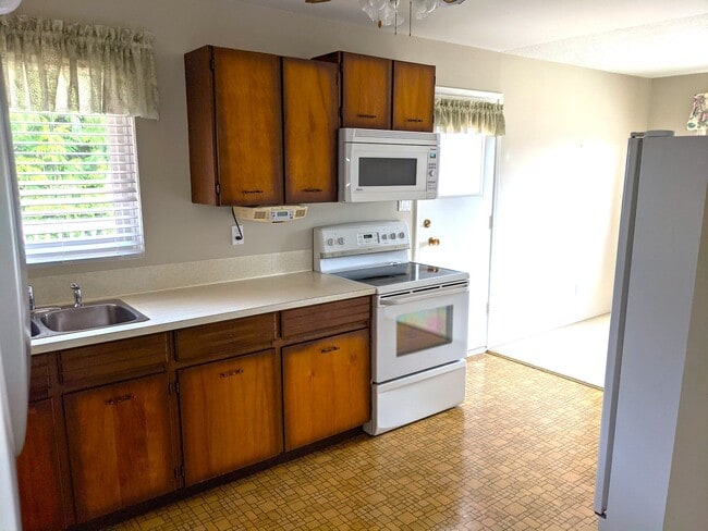 Photo - 1110 St Patrick Crescent
