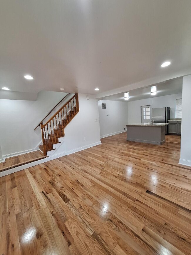 Photo - 5343 Gist Ave