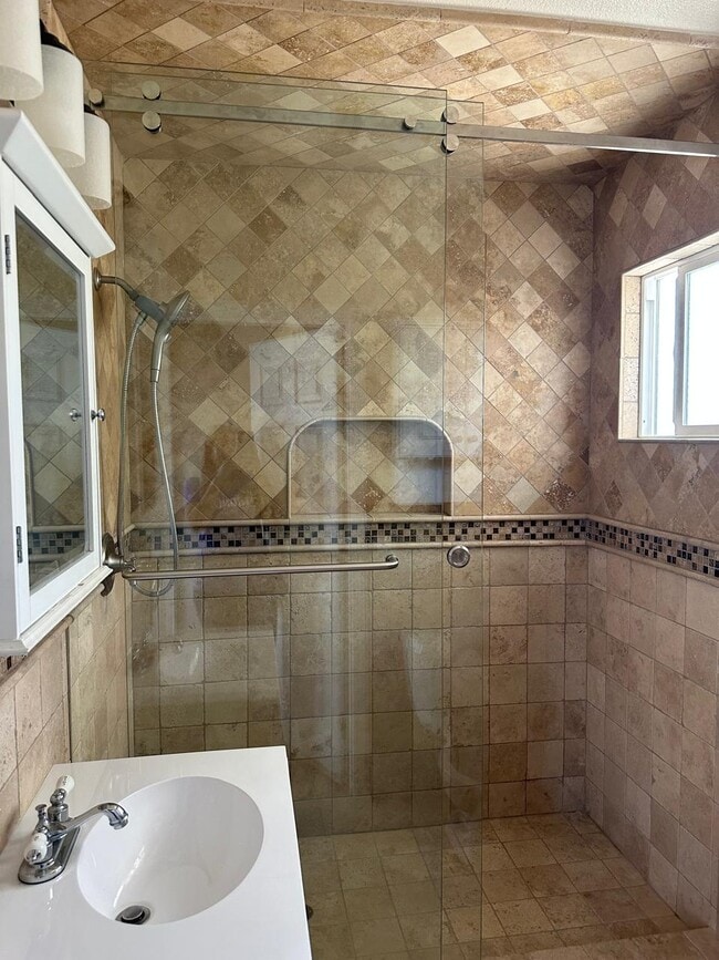 Photo - 10640 Gridley Rd