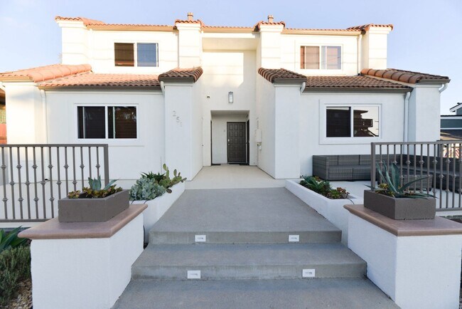 Building Photo - 251 Avenida Madrid Unit #1 Rental