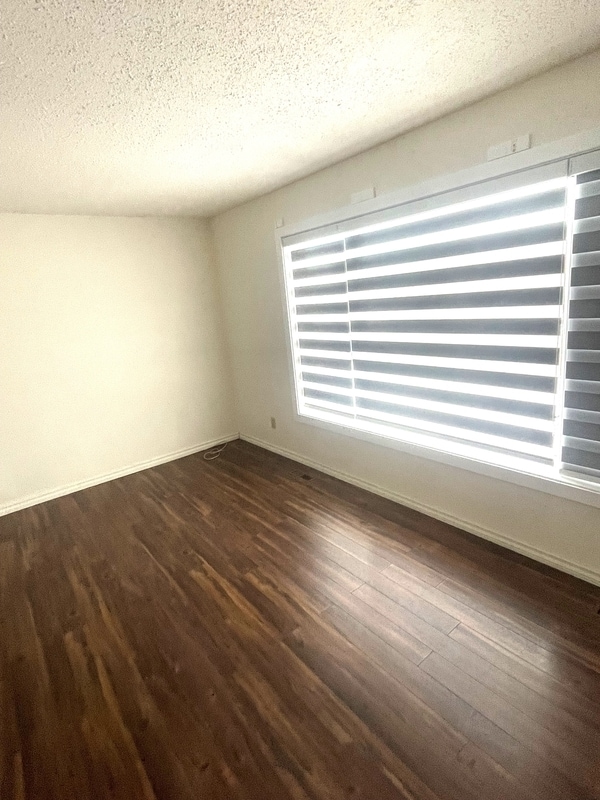 Photo - 3518-3578 78 St NW