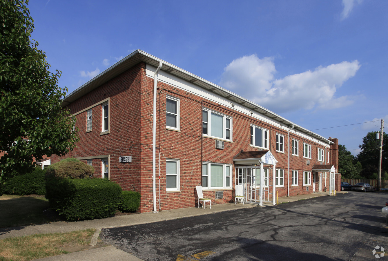 Wickliffe Manor - Wickliffe Manor Apartments