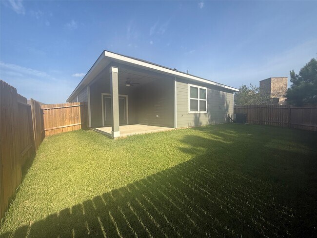 Photo - 15403 Maple Ter Dr
