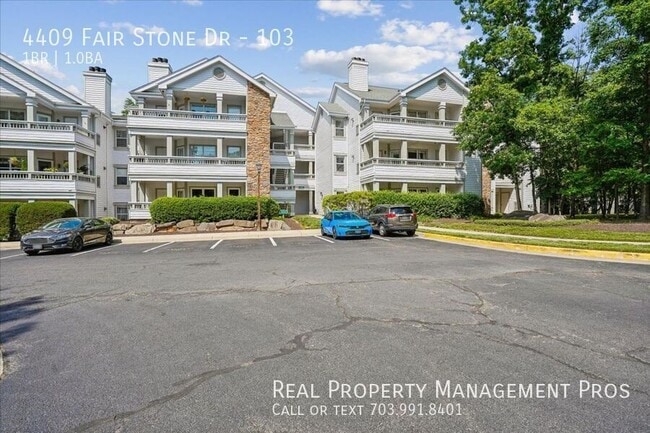 Building Photo - 4409 Fair Stone Dr Unit 103