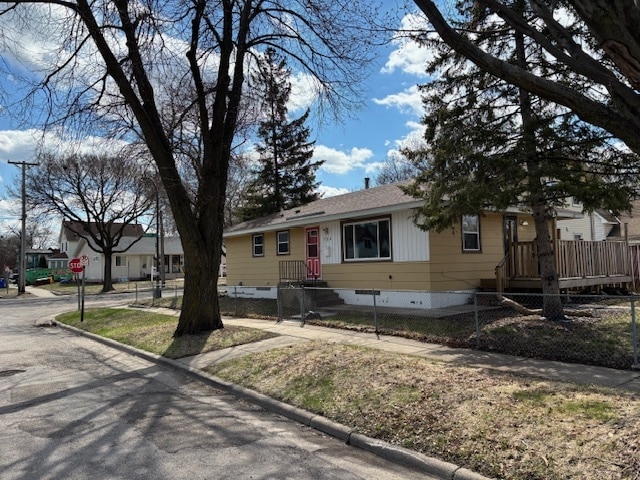 Photo - 725 Grotto St N