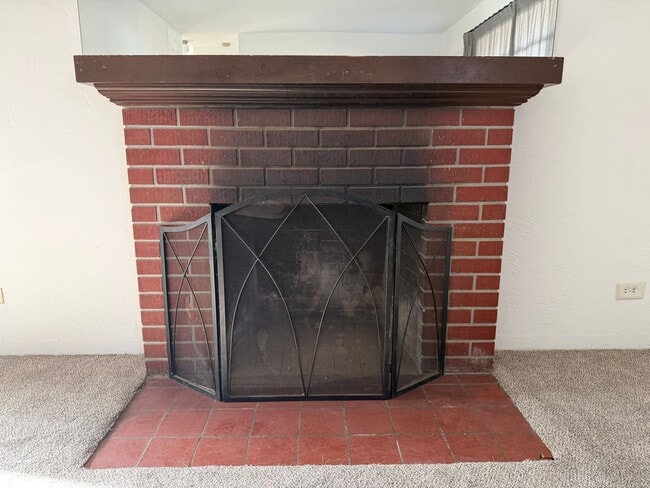 Photo - 3 Bedroom Home w/Large Backyard