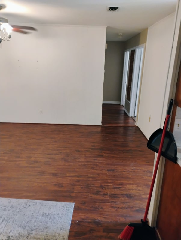 Photo - 1015 Louise Ln