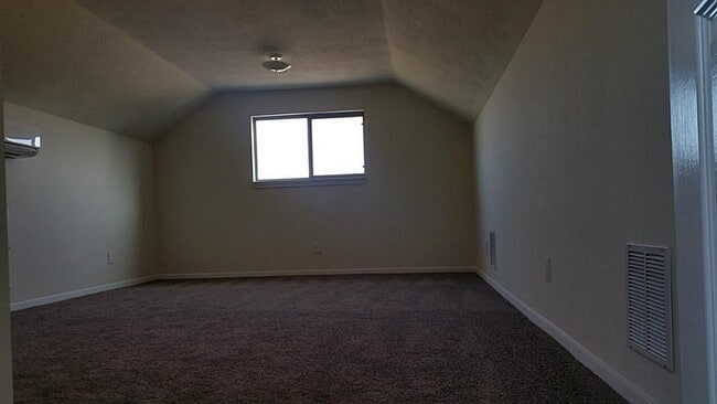 Building Photo - 2502 Redrock Rd