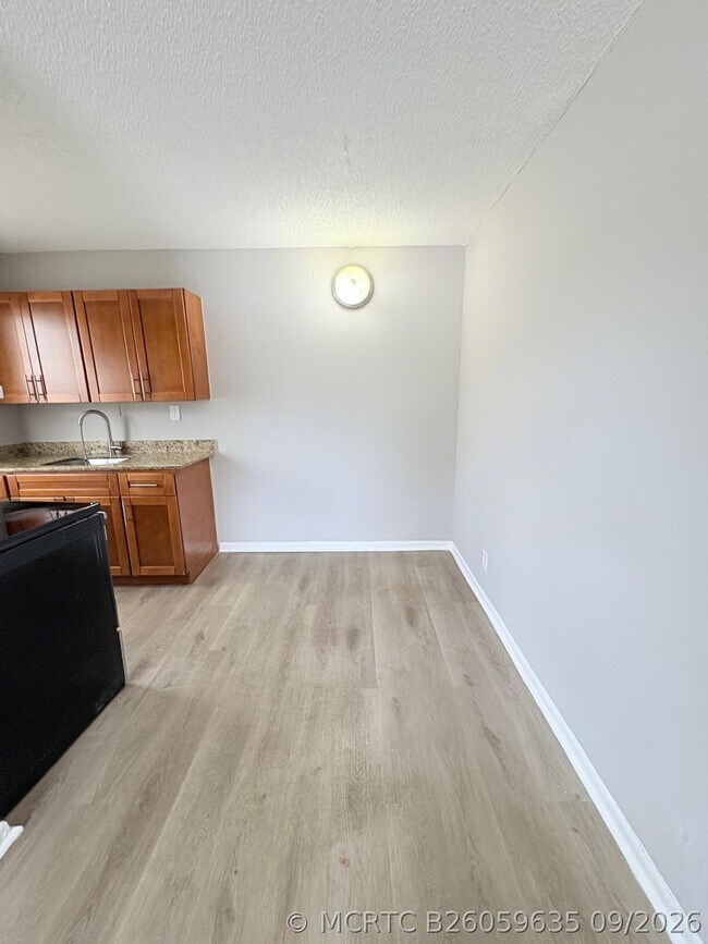 1015 NE 17th Ave Unit 205