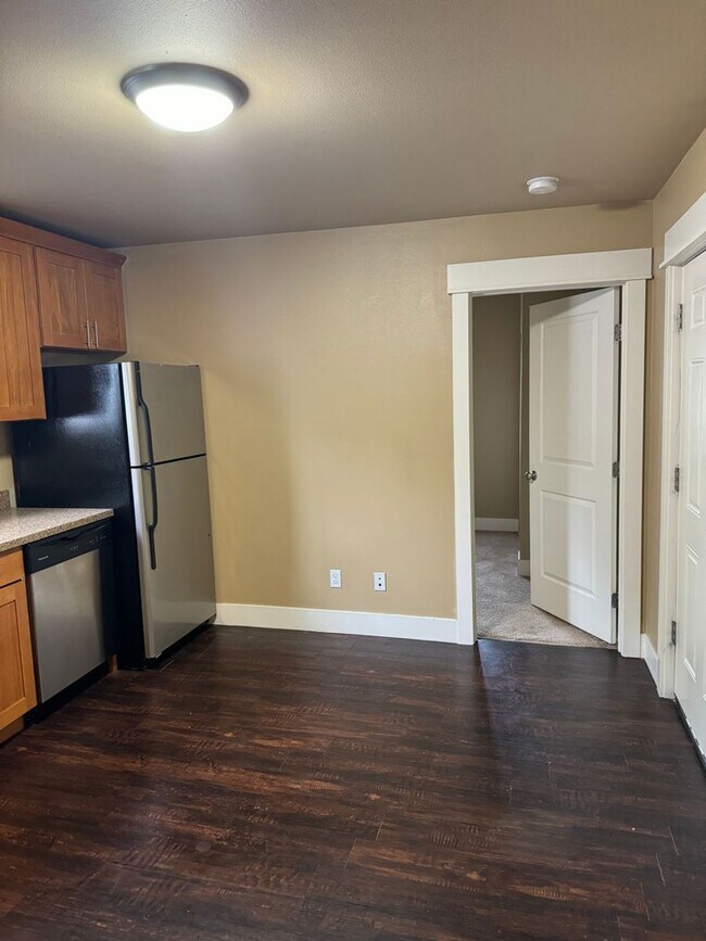 Photo - South Lane Apartments