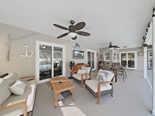 Photo - 308 Hammock Dr