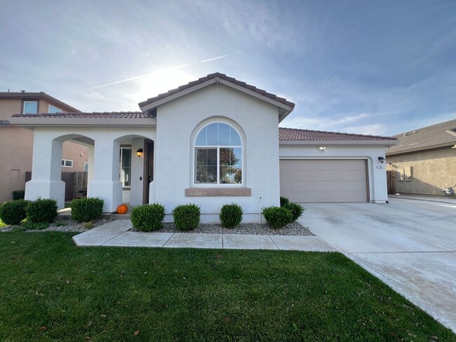 4-bedroom single story in Patterson! - 4-bedroom single story in Patterson! Casa