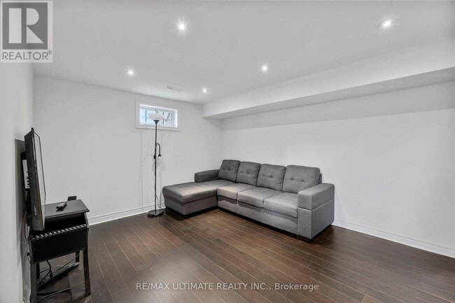 Photo - 38 Clearbrooke Cir