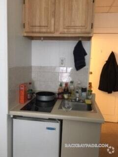 Building Photo - 272 Newbury St Rental