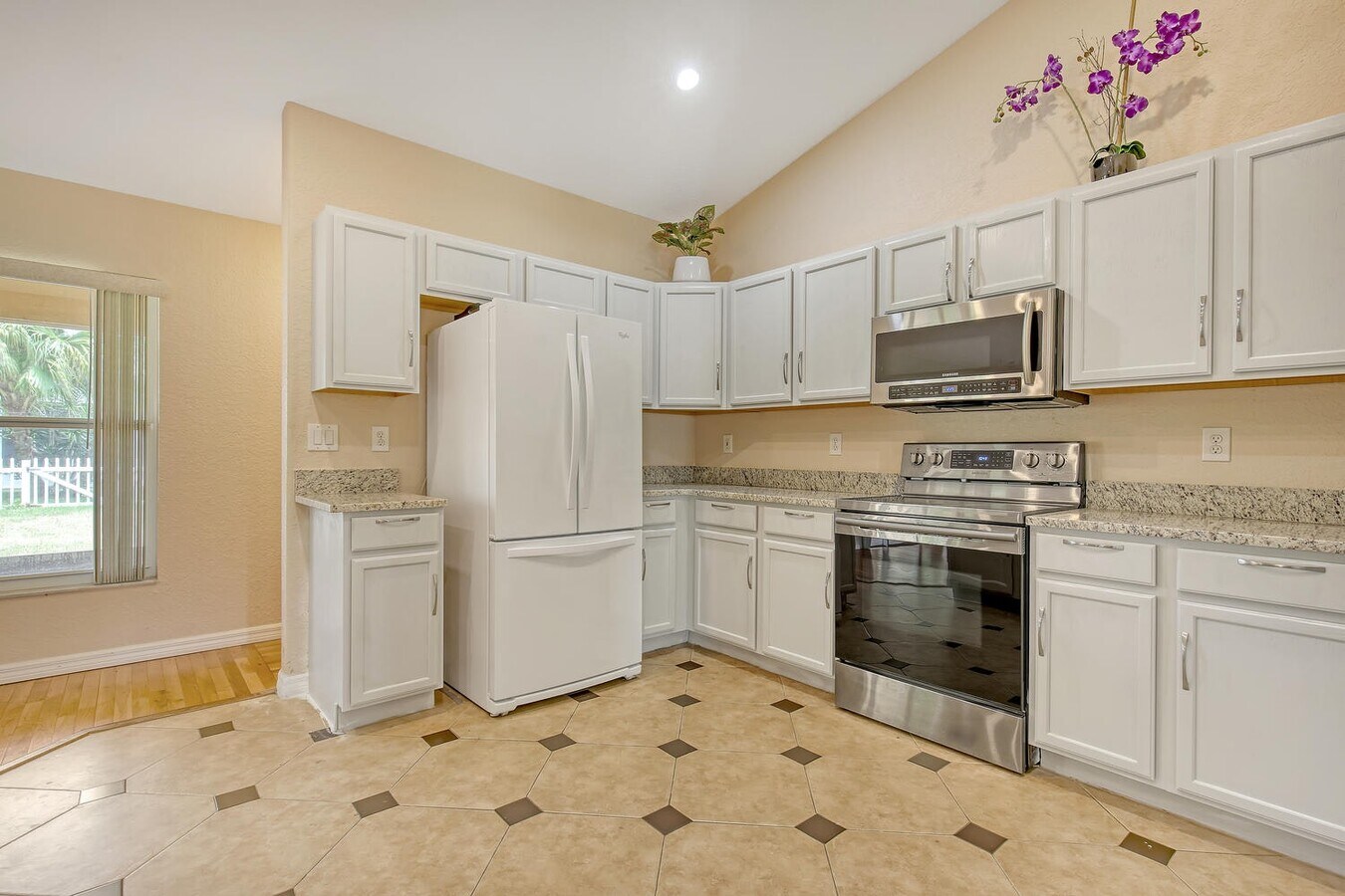 Photo - 2117 Pumpkin Pl NE