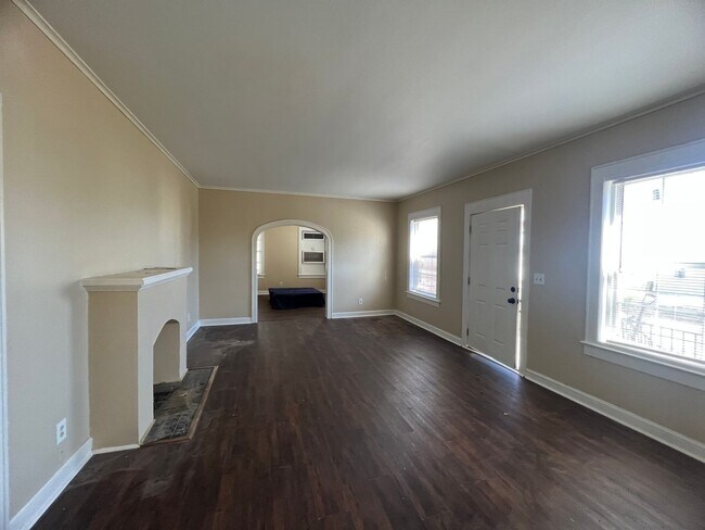 Photo - Close to Ochsner LSU, dining and shopping...