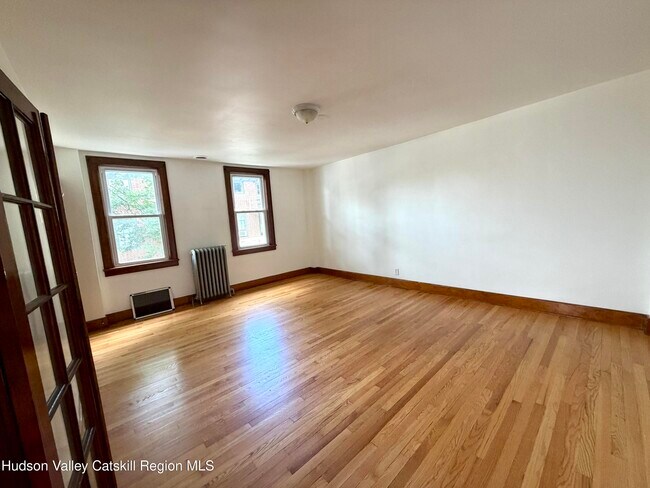 Photo - 222 Warren St