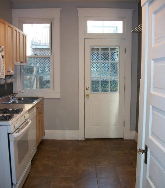 Photo - 3148 Linwood Ave