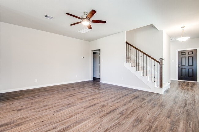 Photo - 17684 Tree of Heaven