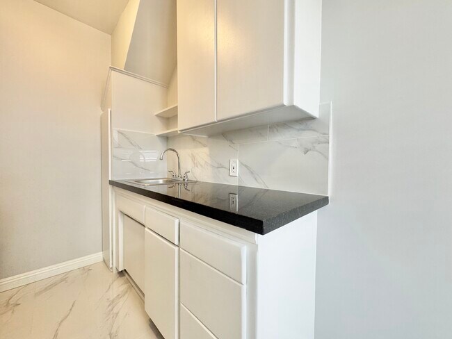 Photo - 425 N Oakhurst Dr Unidad 110