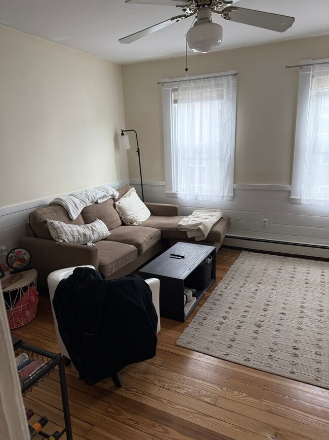 Building Photo - 72 Gore St Unit 2 Rental