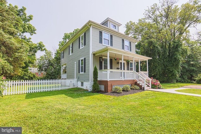 215 Clarendon Ave