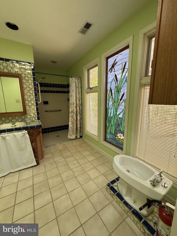 Photo - 130 Spring Wood Dr