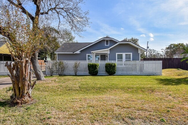 Building Photo - 8158 Niles St